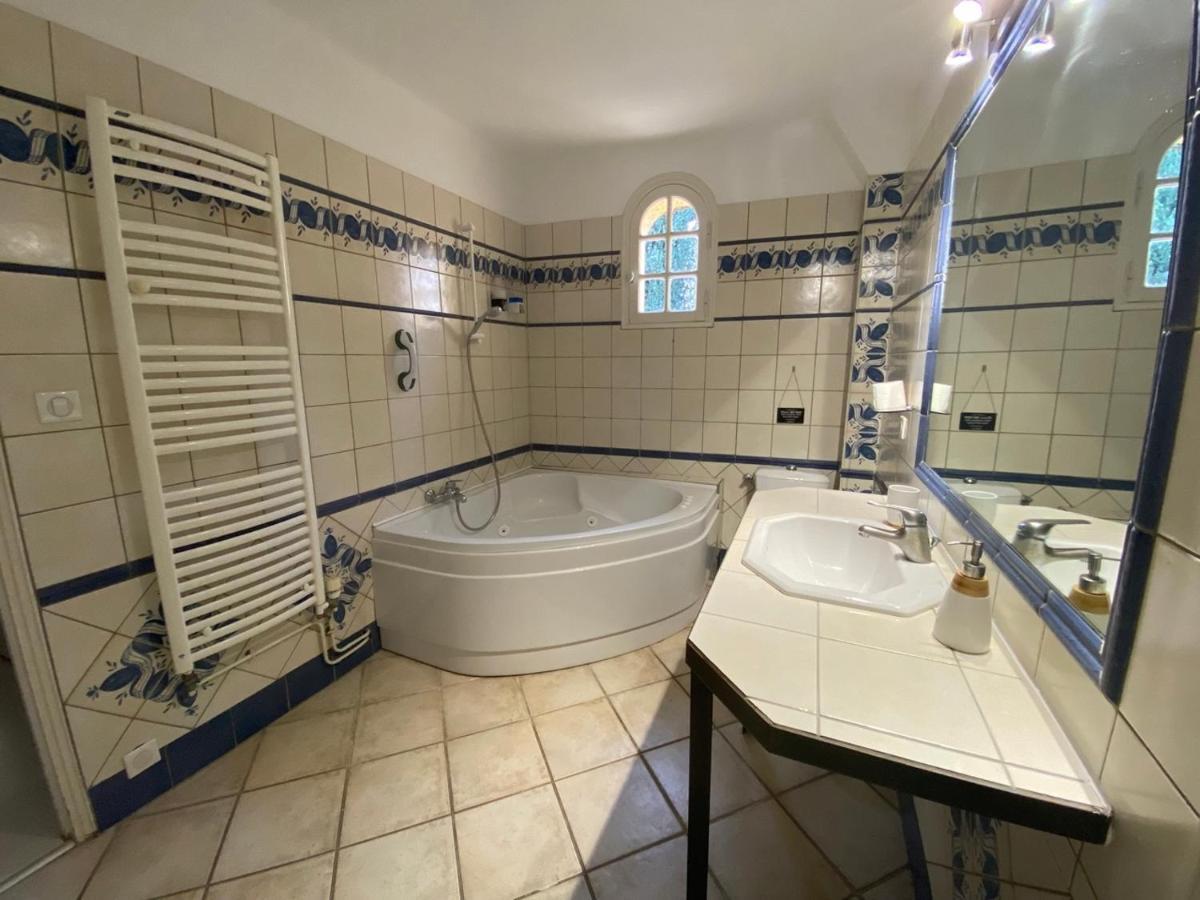 Bed and Breakfast Bastide De Gueissard Saint-Cyr-sur-Mer Exterior foto